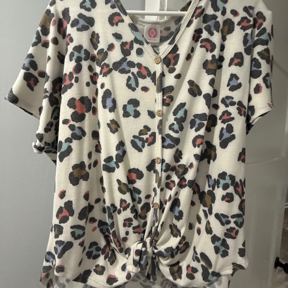 Stylish Leopard Print Button-Down Shirt